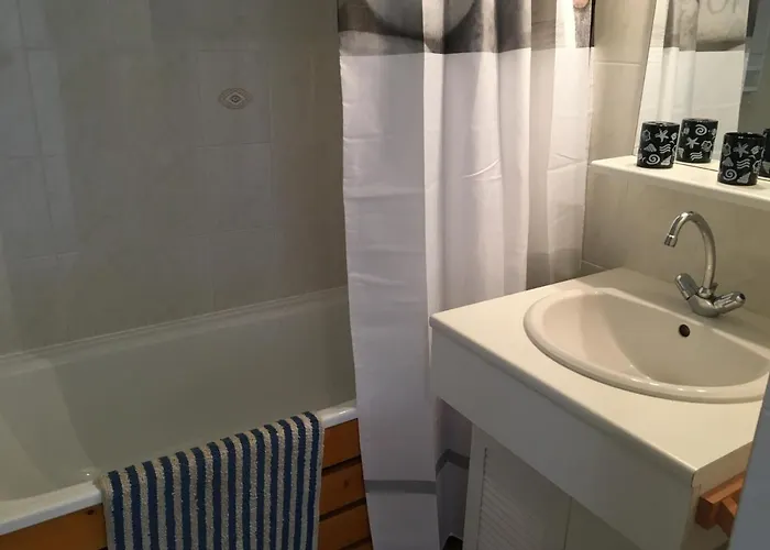 : Cosy A Deux Pas De La Mer, Animaux Admis, Parking Privatif - Fr-1-482-27