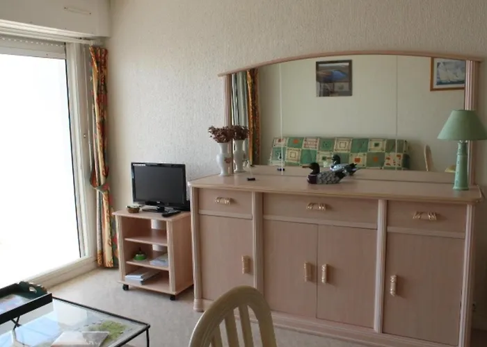 Apartment : Cosy A Deux Pas De La Mer, Animaux Admis, Parking Privatif - Fr-1-482-27 *