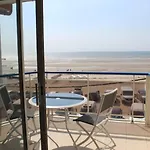 아파트 : Cosy A Deux Pas De La Mer, Animaux Admis, Parking Privatif - Fr-1-482-27